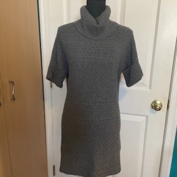 Nine West Sweaters - Like New! Nine West Wool Blend Gray Sweater Dress Size S